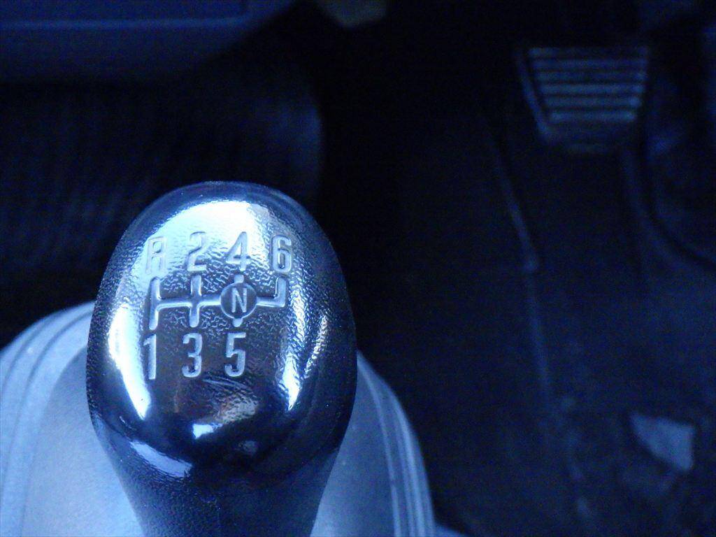 いすゞエルフミキサー車（コンクリートミキサー）小型（2t・3t）[写真19]