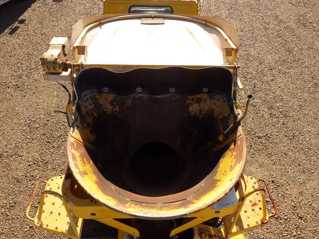 いすゞエルフミキサー車（コンクリートミキサー）小型（2t・3t）[写真07]