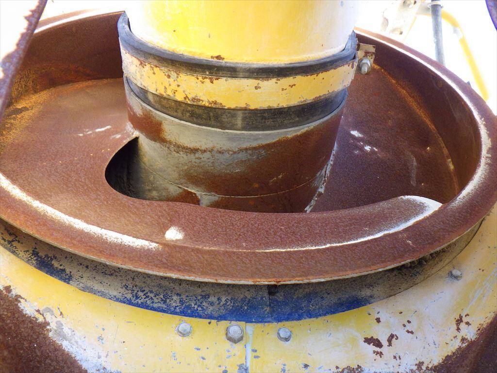 いすゞエルフミキサー車（コンクリートミキサー）小型（2t・3t）[写真09]