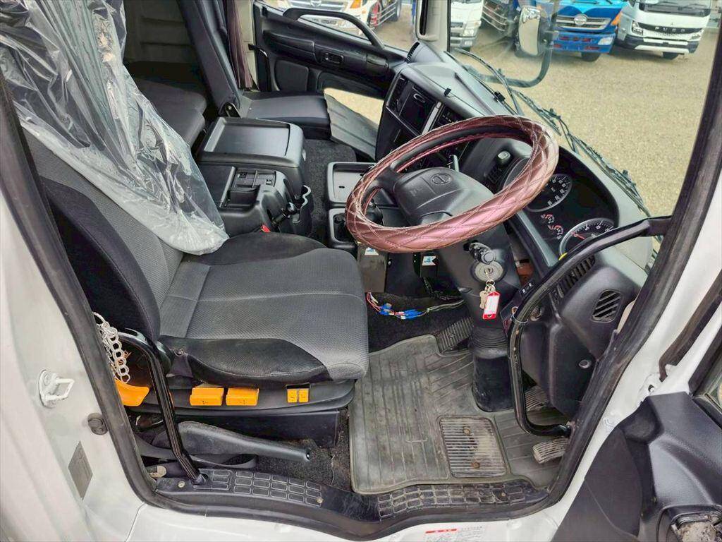 日野プロフィア深ダンプ（土砂禁ダンプ）大型（10t）[写真21]