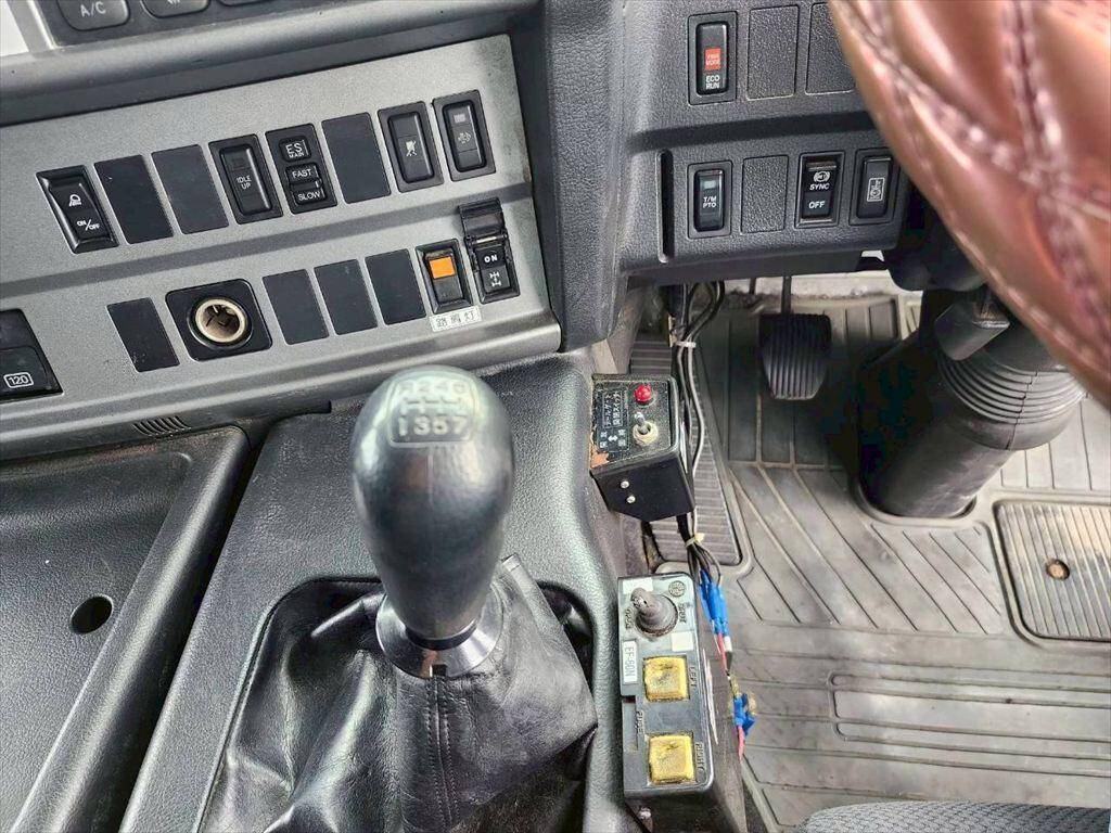 日野プロフィア深ダンプ（土砂禁ダンプ）大型（10t）[写真23]