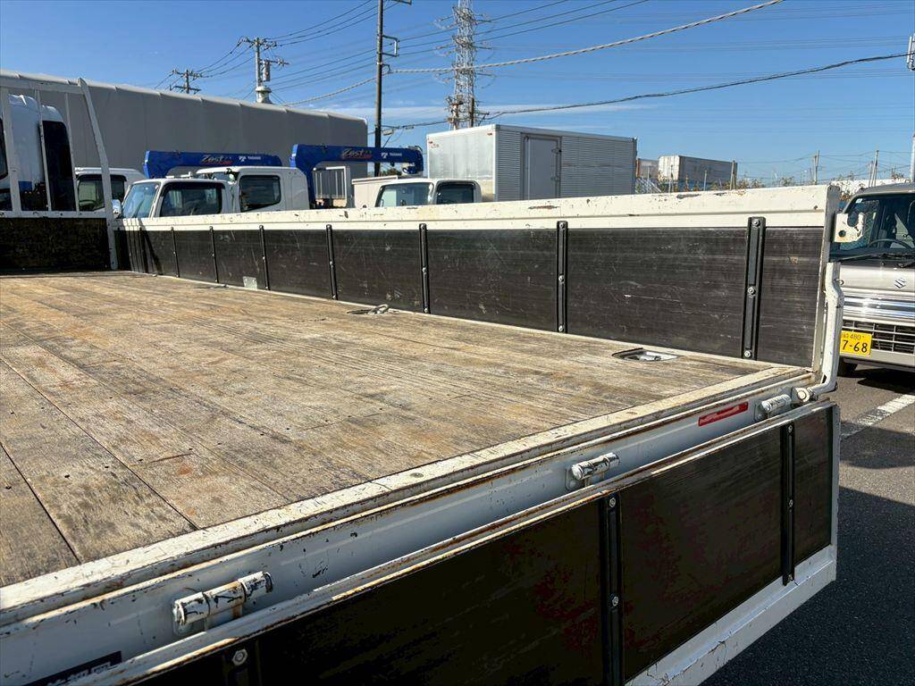 いすゞフォワードクレーン4段中型（4t）[写真10]