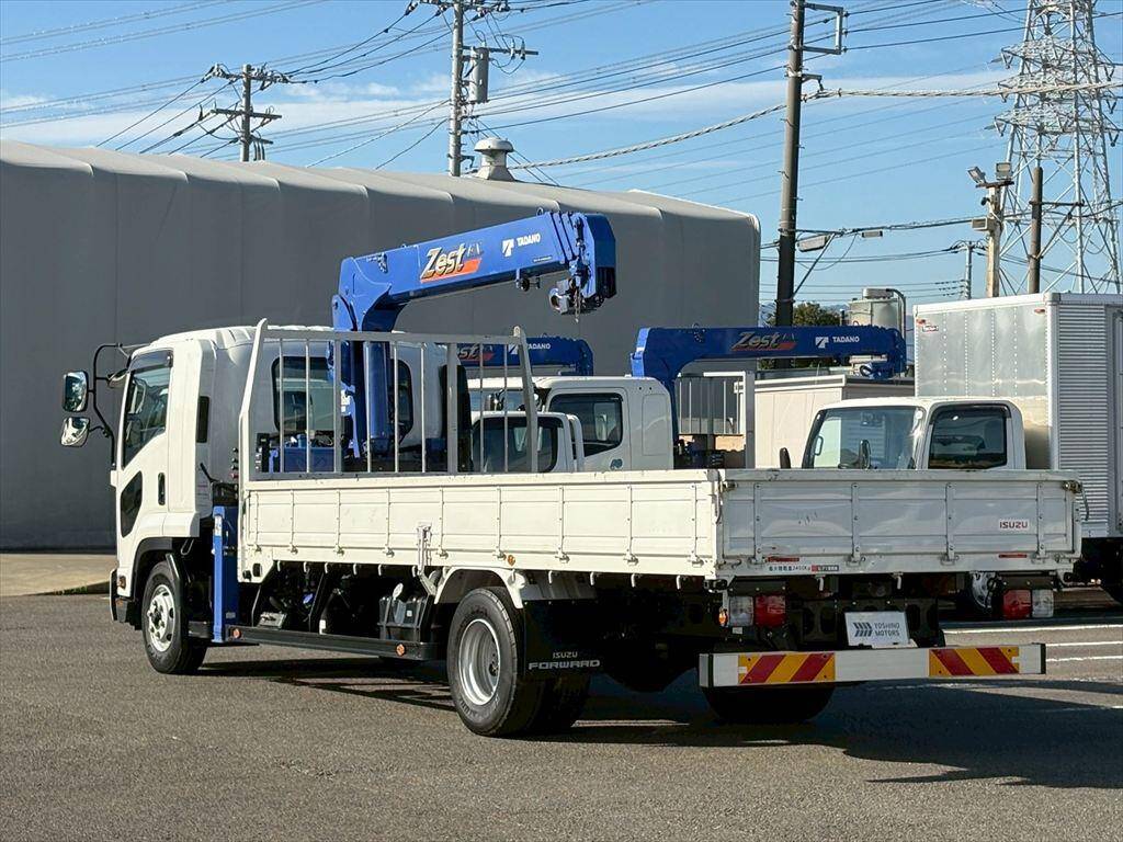 いすゞフォワードクレーン4段中型（4t）[写真03]