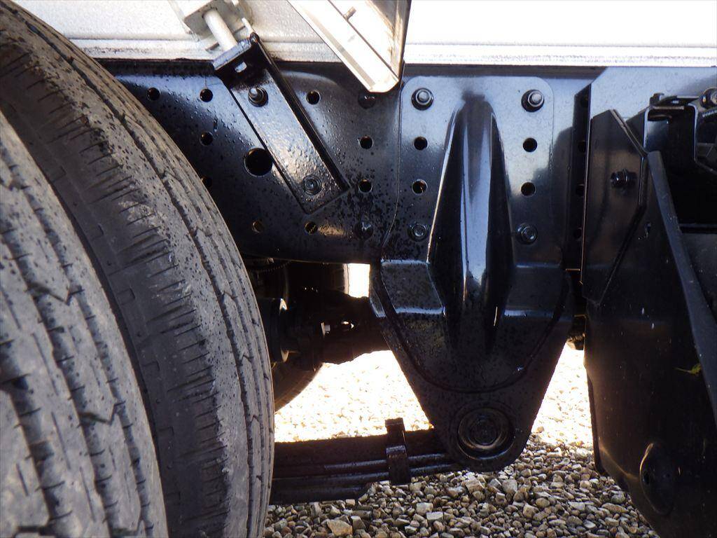 三菱ふそうキャンタータンク車（タンクローリー）小型（2t・3t）[写真17]