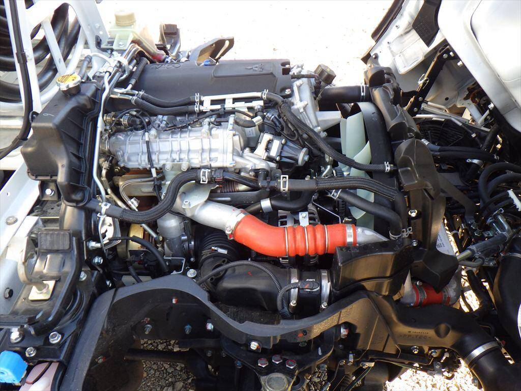 三菱ふそうキャンタータンク車（タンクローリー）小型（2t・3t）[写真19]