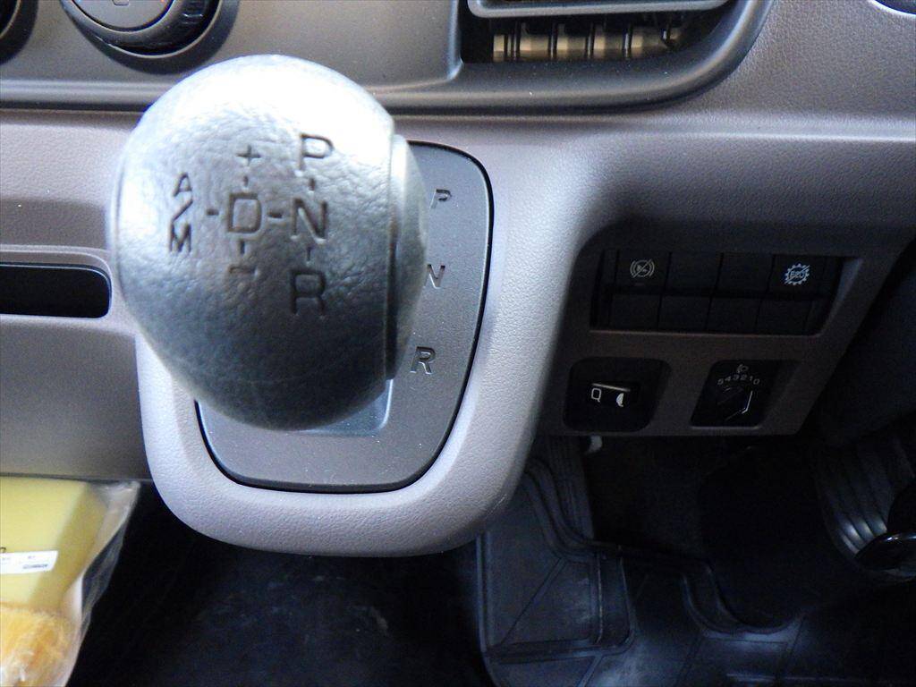 三菱ふそうキャンタータンク車（タンクローリー）小型（2t・3t）[写真23]