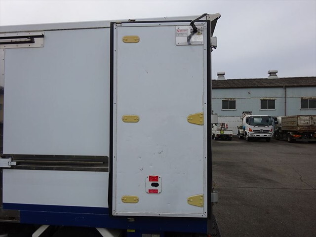 日野デュトロ冷凍車（冷蔵車）小型（2t・3t）[写真12]