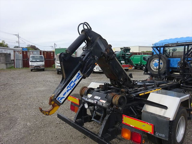 いすゞフォワードコンテナ専用車中型（4t）[写真10]