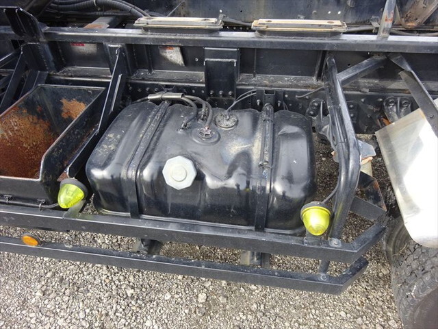 いすゞフォワードコンテナ専用車中型（4t）[写真18]