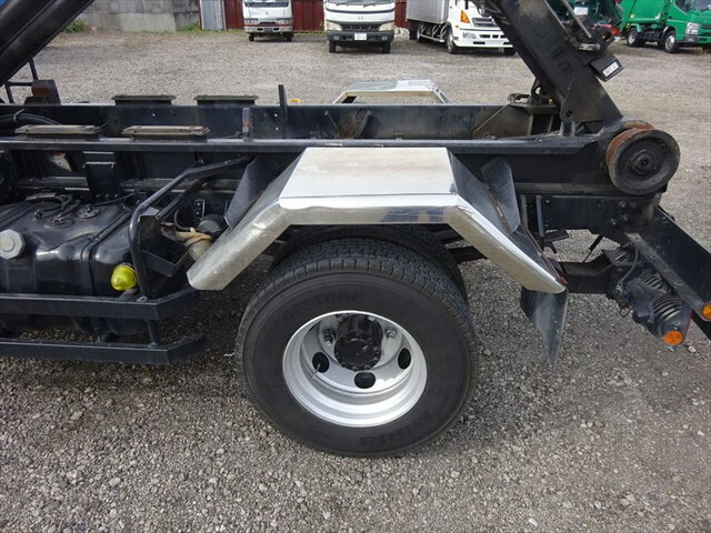 いすゞフォワードコンテナ専用車中型（4t）[写真19]