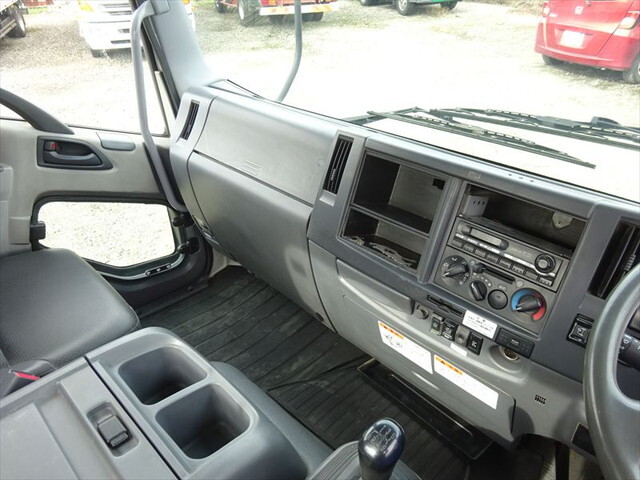 いすゞフォワードコンテナ専用車中型（4t）[写真26]