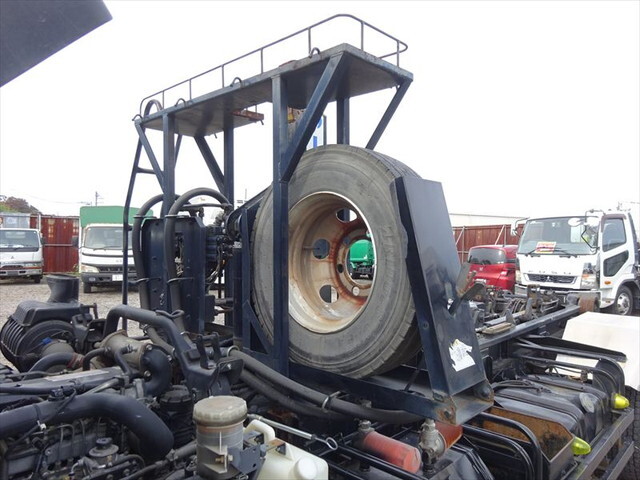 いすゞフォワードコンテナ専用車中型（4t）[写真32]