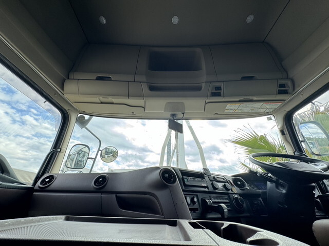 日野プロフィアトレーラーヘッド（トラクターヘッド）大型（10t）[写真15]