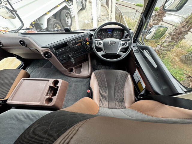 日野プロフィアトレーラーヘッド（トラクターヘッド）大型（10t）[写真08]