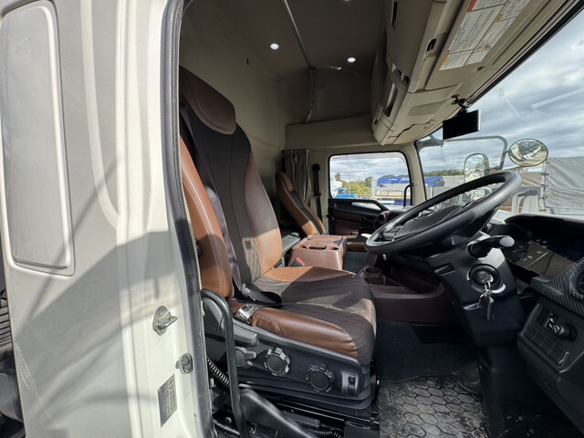 日野プロフィアトレーラーヘッド（トラクターヘッド）大型（10t）[写真09]