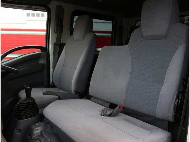 いすゞエルフダブルキャブ（Wキャブ）小型（2t・3t）[写真37]