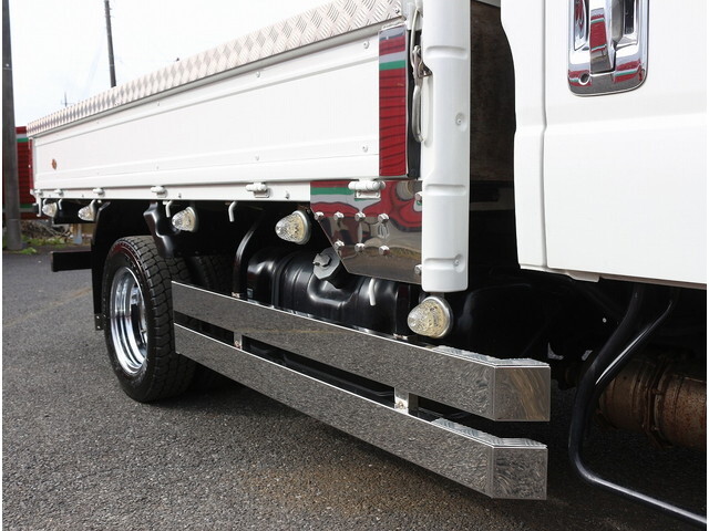 いすゞエルフダブルキャブ（Wキャブ）小型（2t・3t）[写真09]