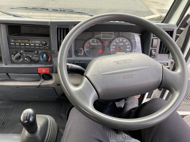 いすゞエルフ平ボディ小型（2t・3t）[写真11]