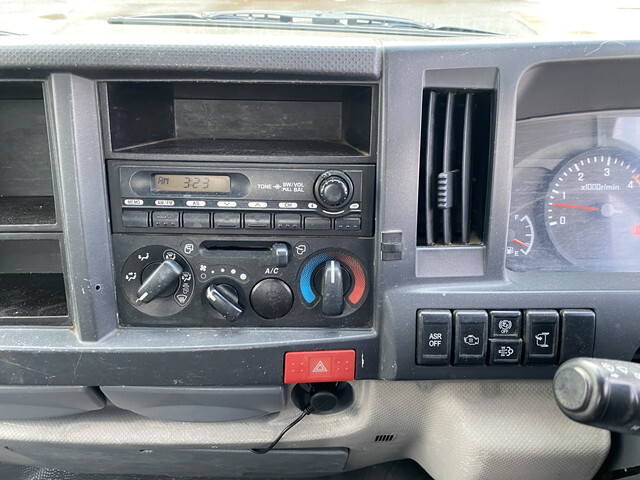 いすゞエルフ平ボディ小型（2t・3t）[写真12]