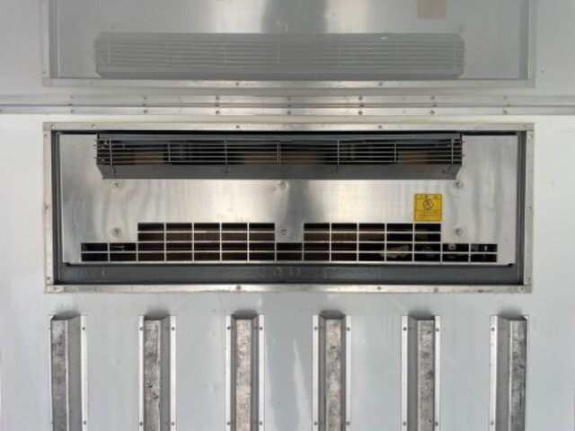 三菱ふそうキャンター冷凍車（冷蔵車）小型（2t・3t）[写真13]