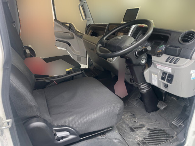 三菱ふそうキャンター冷凍車（冷蔵車）小型（2t・3t）[写真36]