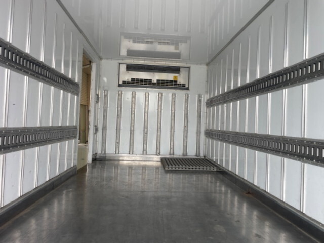 三菱ふそうキャンター冷凍車（冷蔵車）小型（2t・3t）[写真08]