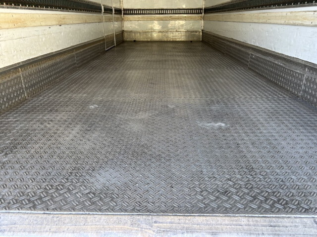 日野レンジャー冷凍車（冷蔵車）中型（4t）[写真11]