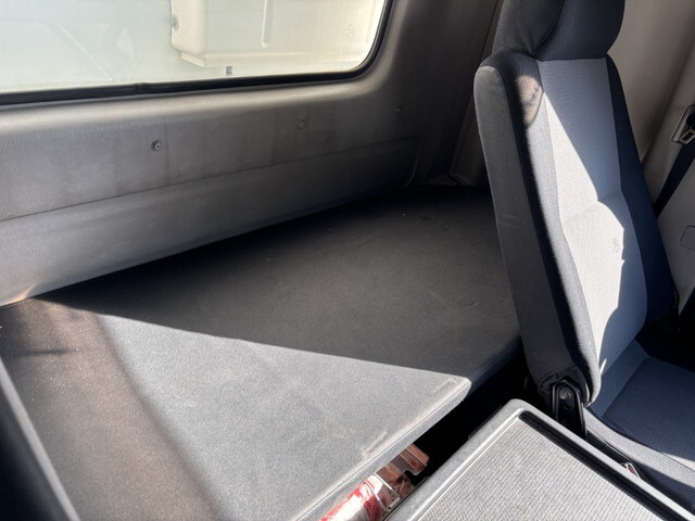 日野レンジャー冷凍車（冷蔵車）中型（4t）[写真24]