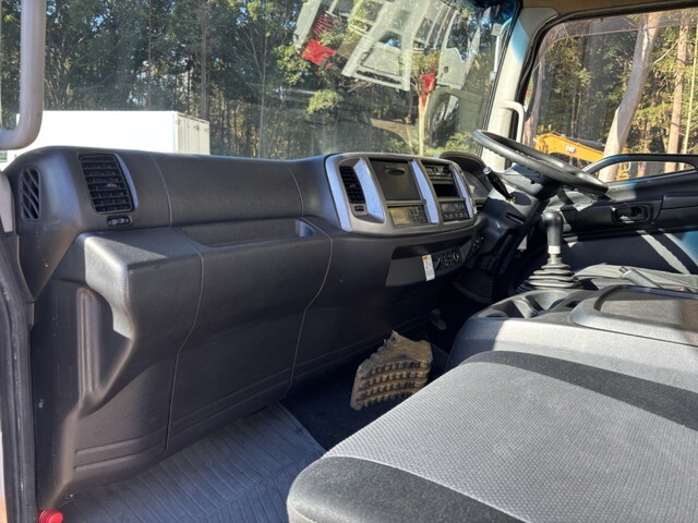 日野レンジャー冷凍車（冷蔵車）中型（4t）[写真26]