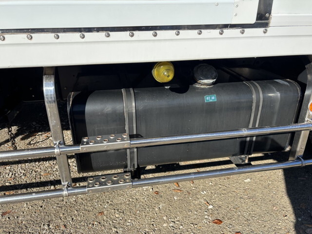 日野レンジャー冷凍車（冷蔵車）中型（4t）[写真32]