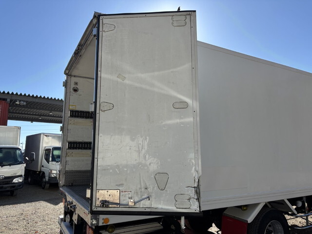 日野レンジャー冷凍車（冷蔵車）中型（4t）[写真09]