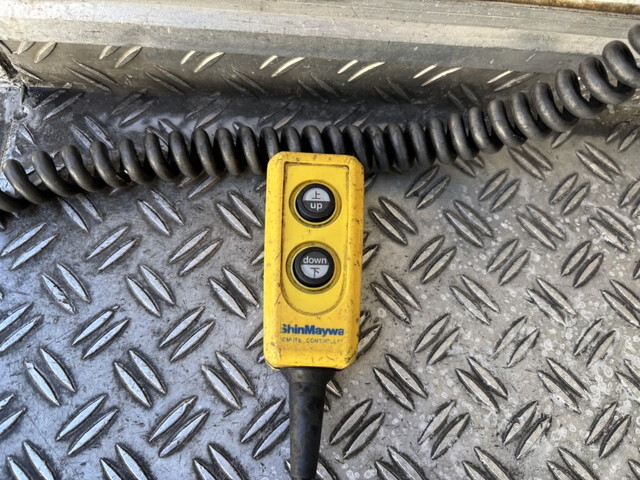 日野レンジャー冷凍車（冷蔵車）中型（4t）[写真11]