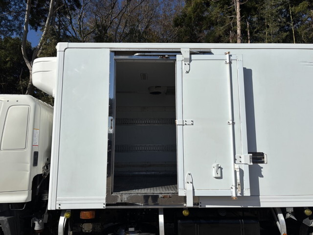 日野レンジャー冷凍車（冷蔵車）中型（4t）[写真07]