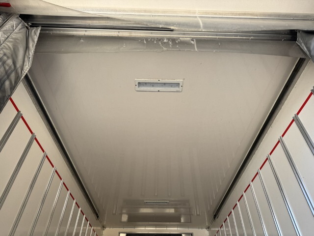 いすゞエルフ冷凍車（冷蔵車）小型（2t・3t）[写真11]