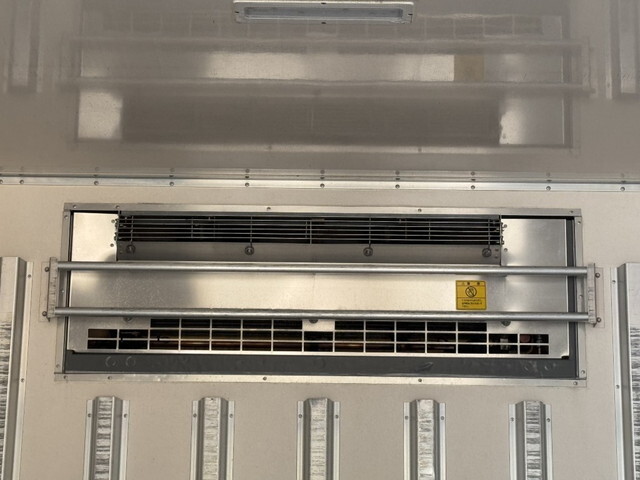 いすゞエルフ冷凍車（冷蔵車）小型（2t・3t）[写真12]