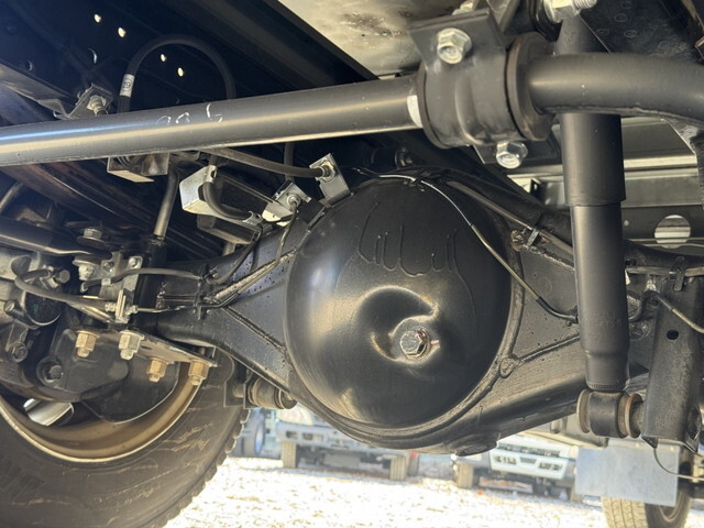 いすゞエルフ冷凍車（冷蔵車）小型（2t・3t）[写真18]