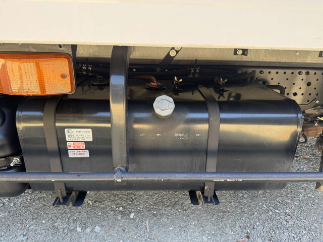 いすゞエルフ冷凍車（冷蔵車）小型（2t・3t）[写真23]