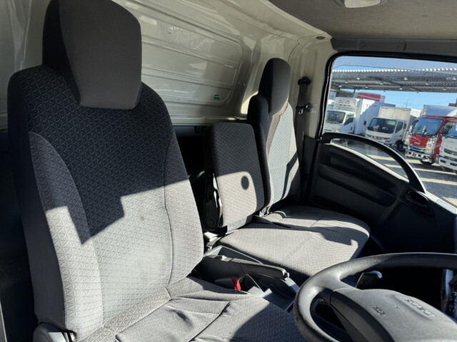 いすゞエルフ冷凍車（冷蔵車）小型（2t・3t）[写真28]