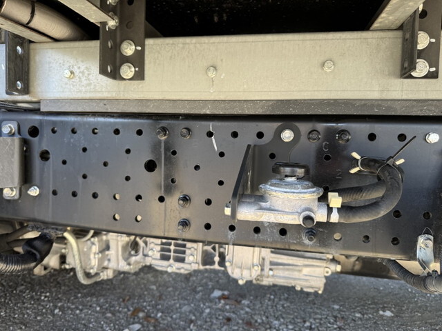 いすゞエルフ冷凍車（冷蔵車）小型（2t・3t）[写真30]