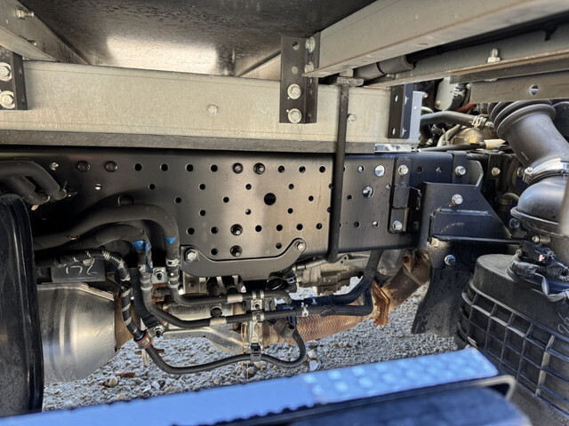 いすゞエルフ冷凍車（冷蔵車）小型（2t・3t）[写真33]