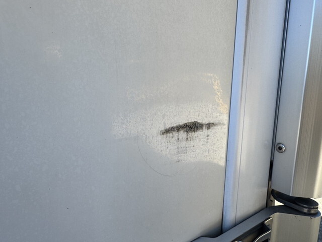 いすゞエルフ冷凍車（冷蔵車）小型（2t・3t）[写真37]