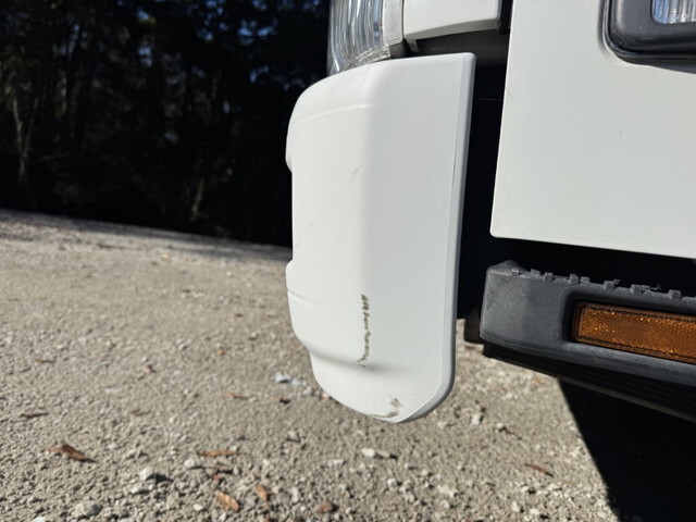 いすゞエルフ冷凍車（冷蔵車）小型（2t・3t）[写真38]