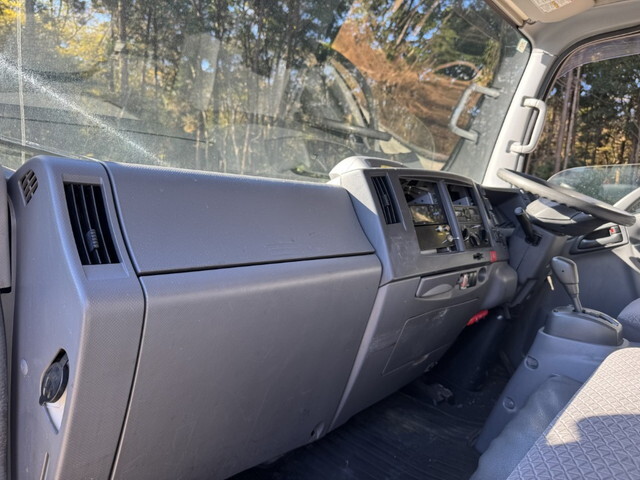 いすゞエルフ冷凍車（冷蔵車）小型（2t・3t）[写真39]