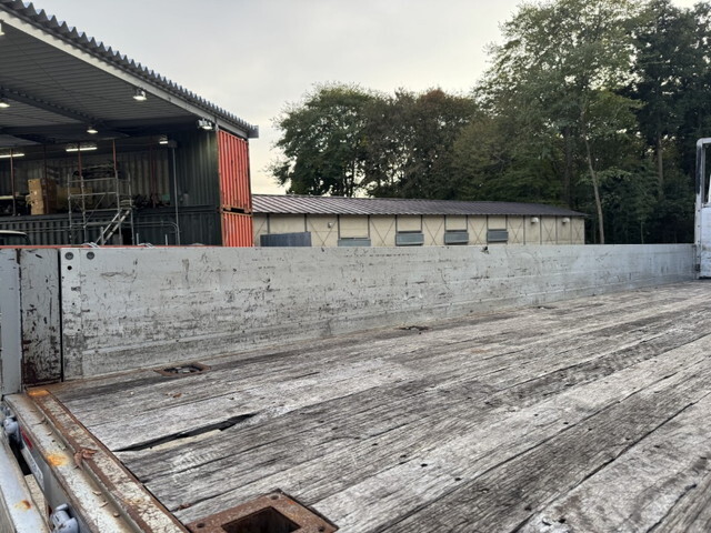 日野レンジャーアルミブロック中型（4t）[写真11]