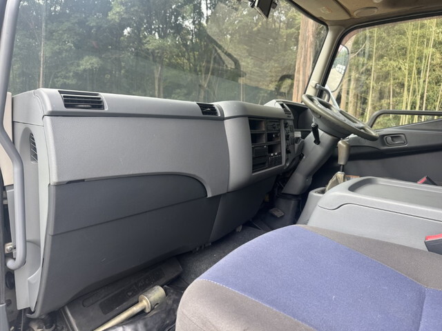 三菱ふそうファイターアルミブロック中型（4t）[写真22]