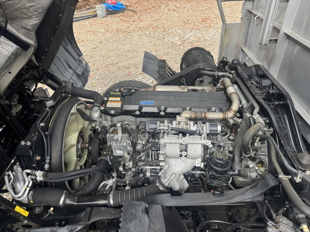 三菱ふそうファイターアルミブロック中型（4t）[写真24]