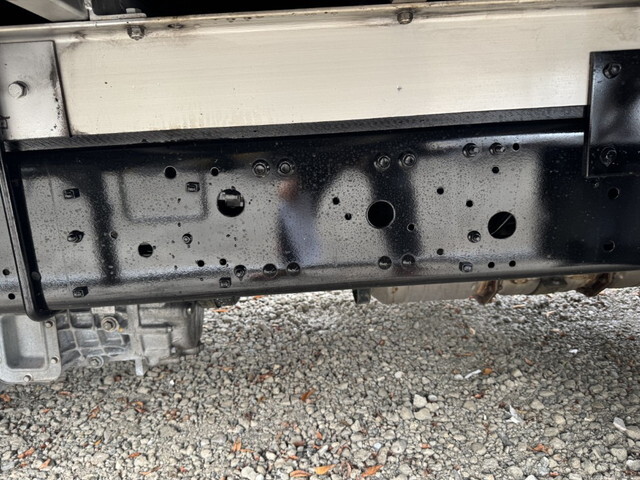 三菱ふそうファイターアルミブロック中型（4t）[写真28]