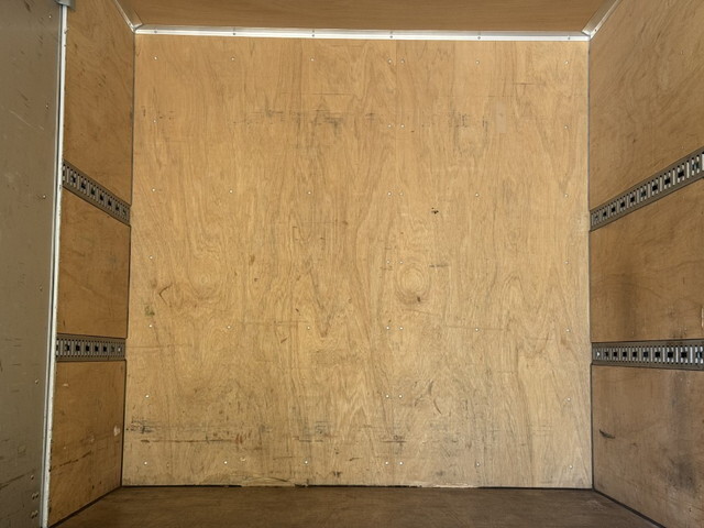 三菱ふそうキャンターアルミバン小型（2t・3t）[写真13]