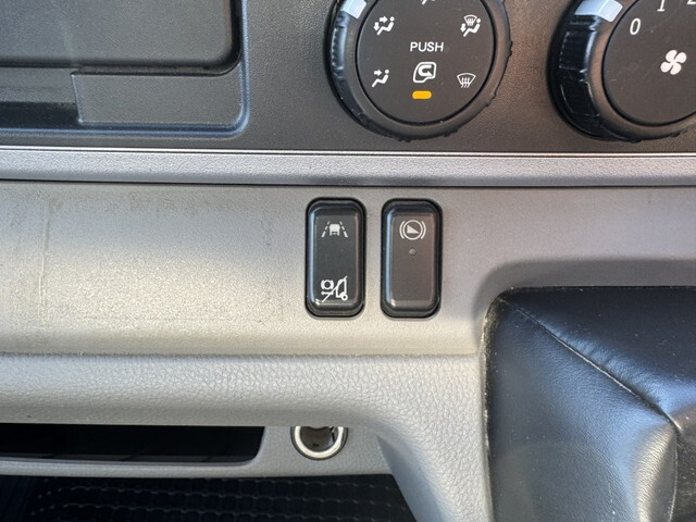 三菱ふそうキャンターアルミバン小型（2t・3t）[写真20]