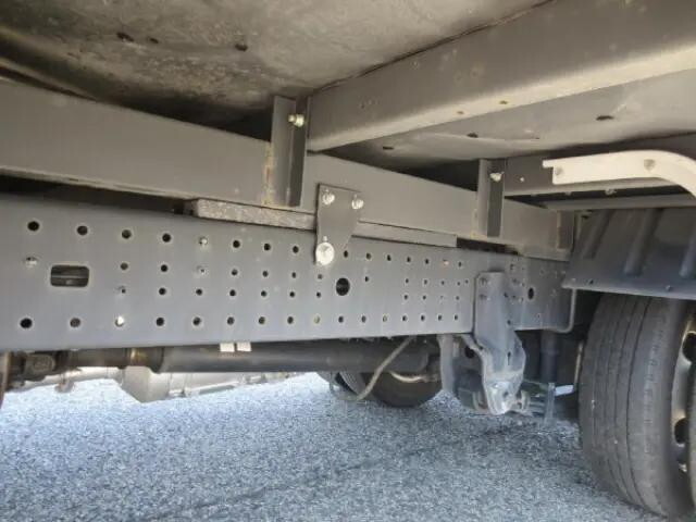 日野デュトロアルミバン小型（2t・3t）[写真10]